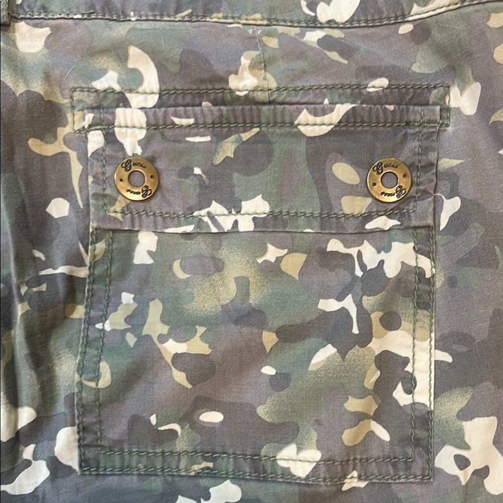 Guess Women's Green-Gray Camouflage Straight Leg Pants size 29 Mid Rise - Picture 10 of 11